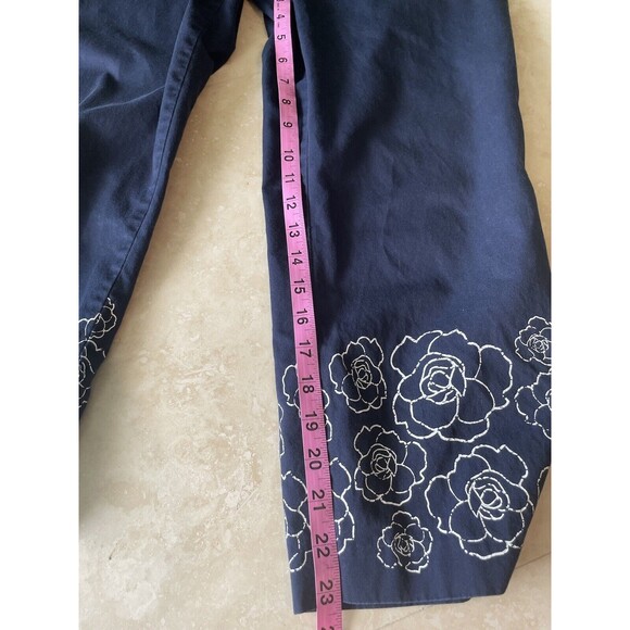 🌸 Tommy Hilfiger Navy Capris with Floral Hem Detail – Approx. Size 6 - Picture 7 of 11